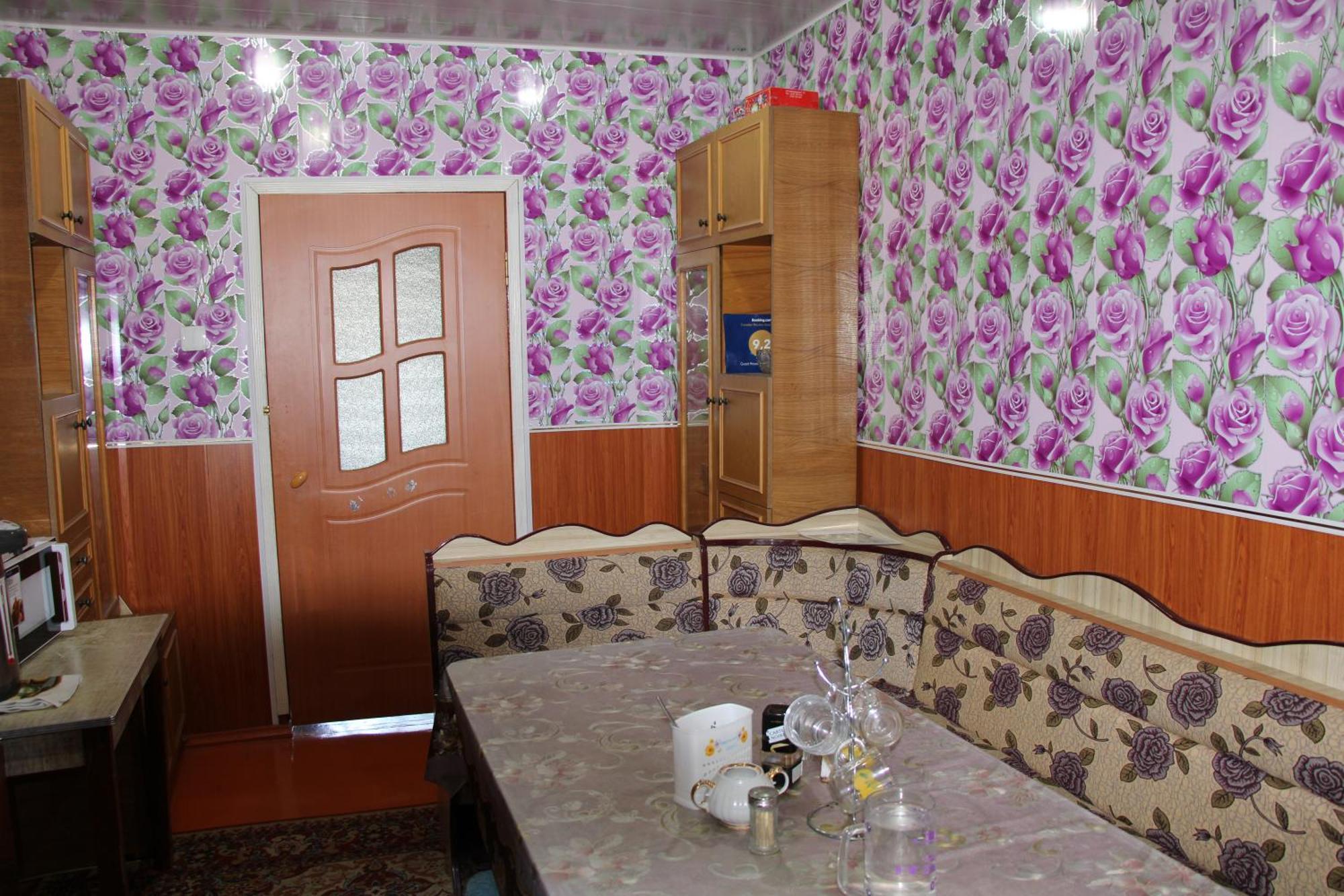 Guest House On Derbisheva Karakoł Zewnętrze zdjęcie