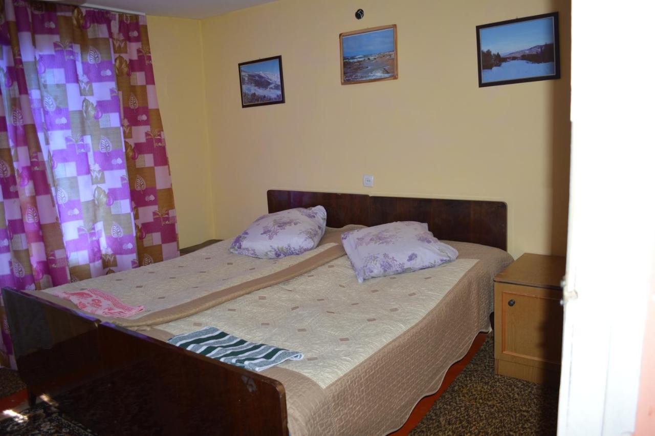 Guest House On Derbisheva Karakoł Zewnętrze zdjęcie